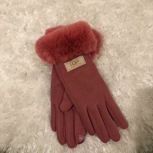🎁UGG pink tech gloves🎁